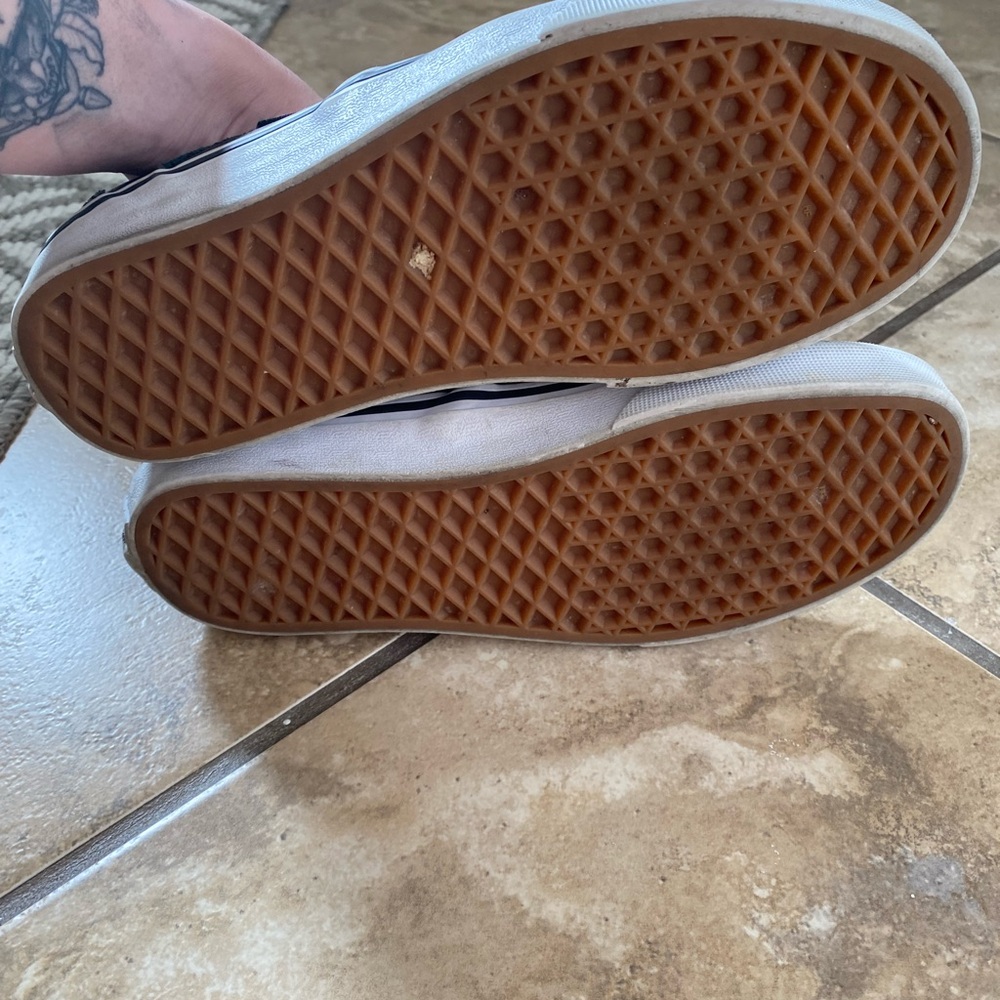 Vans - Picture 4 of 6